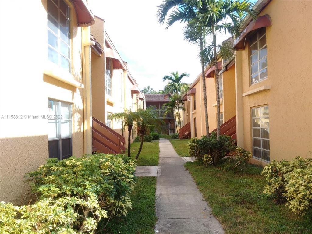 4517 Treehouse Ln Unit B, Tamarac, FL 33319 Condo for Rent in Tamarac