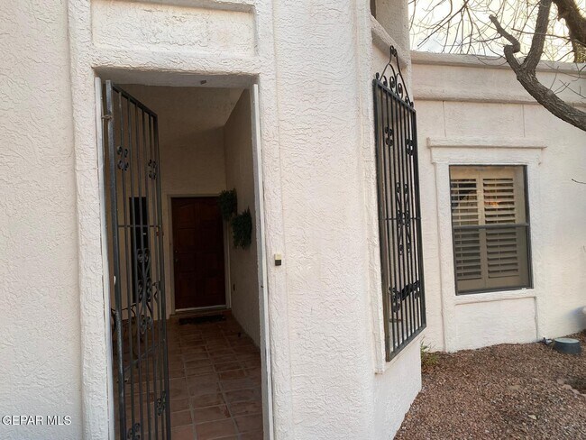 Building Photo - 864 Dulce Tierra Dr