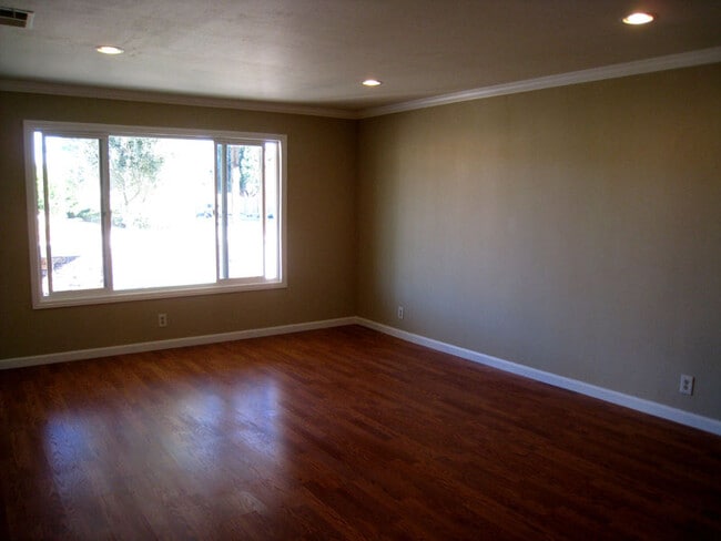 Building Photo - 701 Delta Way