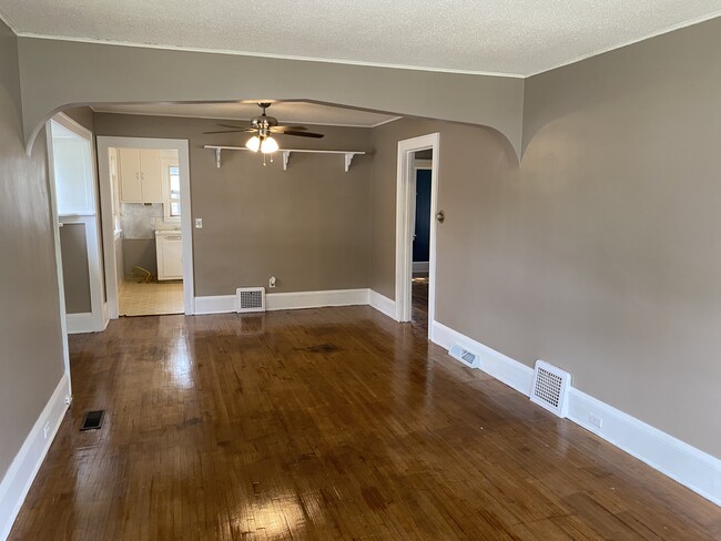 Building Photo - 4244 Longfellow Ave