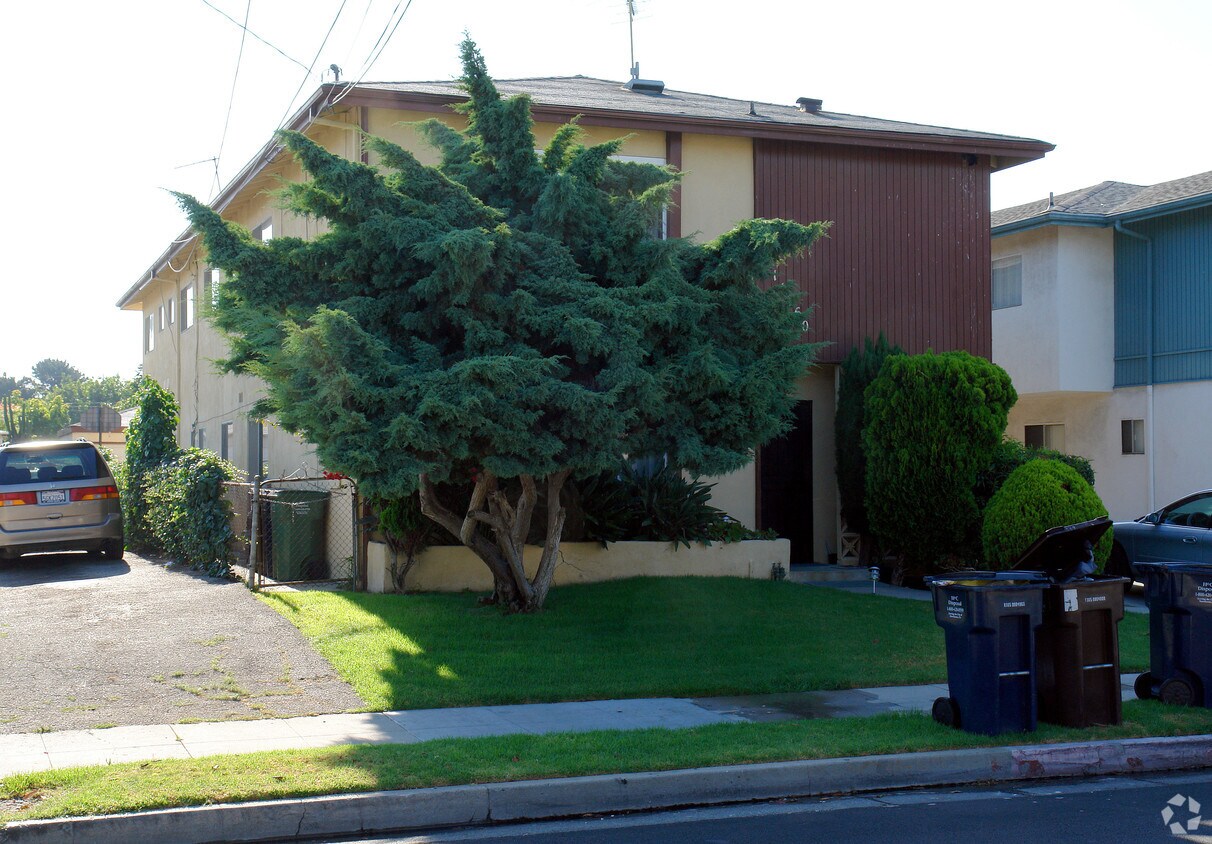 Foto principal - 11860 Truro Ave