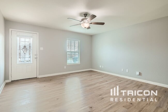 Building Photo - 6346 Daisy Way