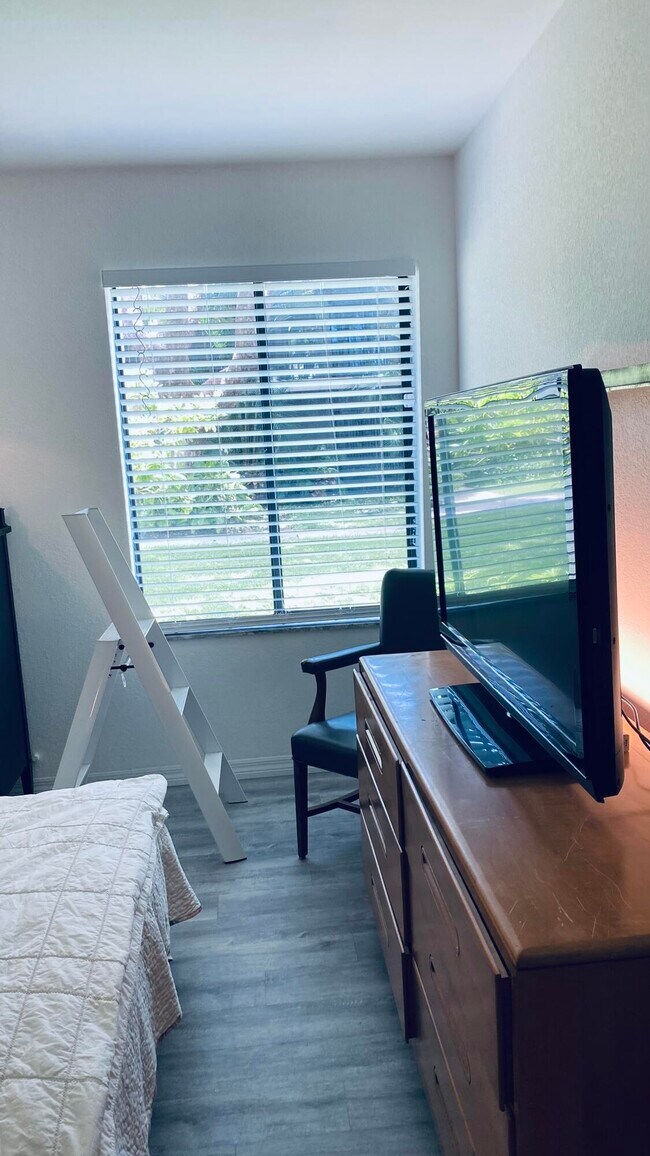 Foto del edificio - 150 Pineview Rd