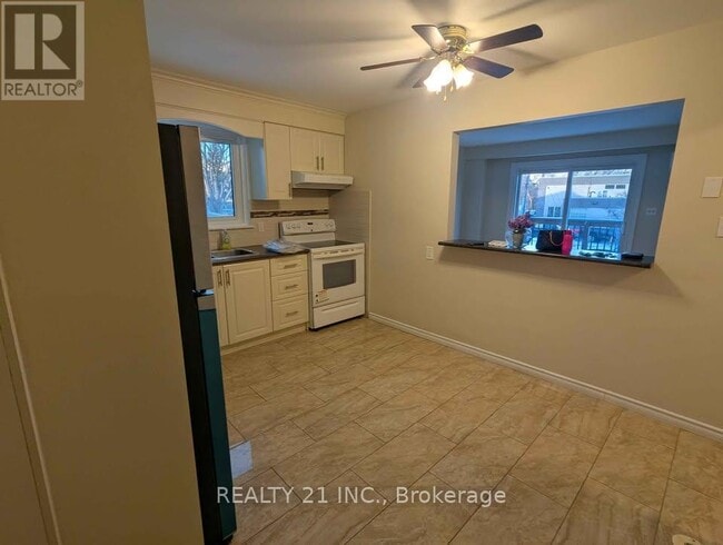 Building Photo - 3 - 2 WHITE ABBEY PARKWAY