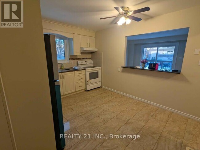 Photo du bâtiment - 3 - 2 WHITE ABBEY PARKWAY