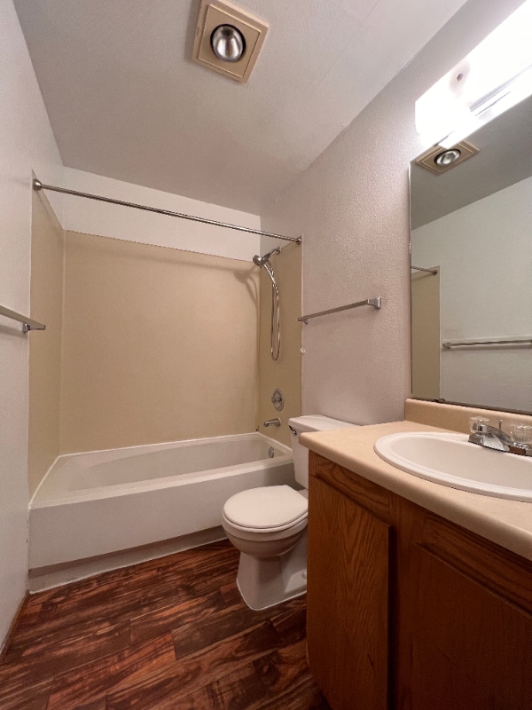 Building Photo - 10522 Lake City Way NE