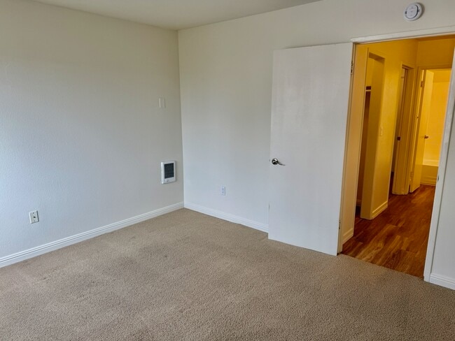Building Photo - 6780 Friars Rd