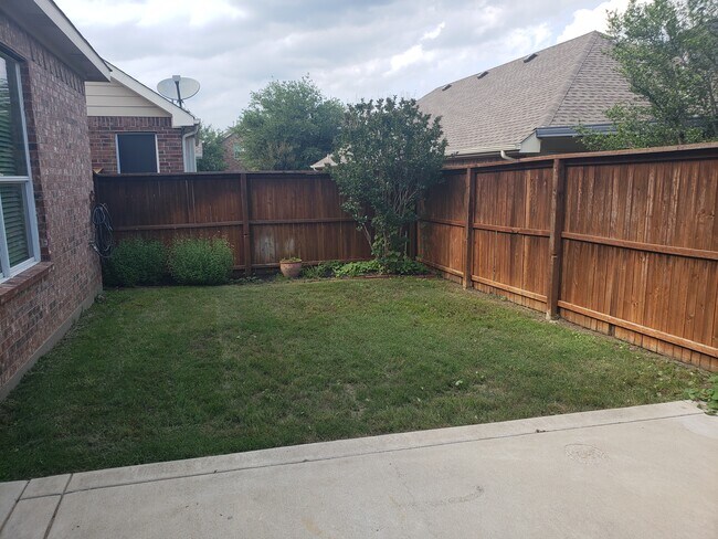 Building Photo - 530 Kirby Dr