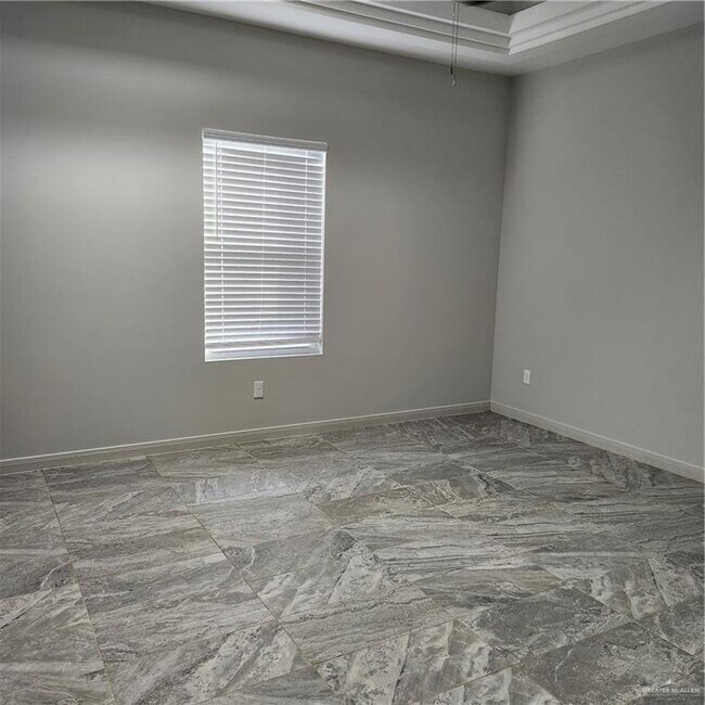 Foto del edificio - 9 N Clarence Ave