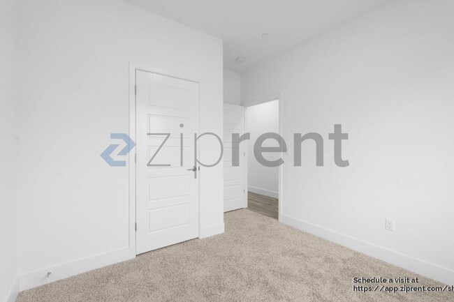 Building Photo - 4785 Happy Hallow Dr