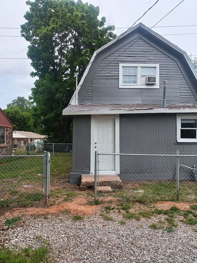Foto del edificio - 3 Bed / 1.5 Bath Home Available Now!