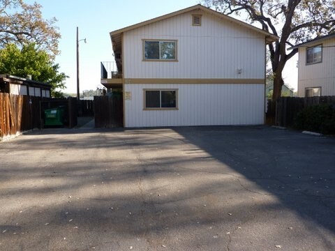 4-Plex View - 407 Crocker St