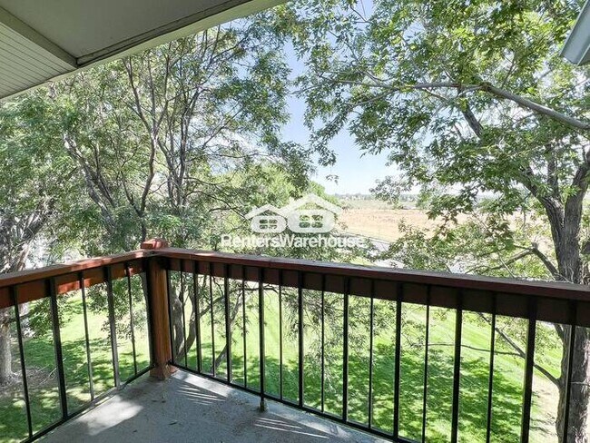 Foto del edificio - 1-Bedroom Westminster Condo with Balcony
