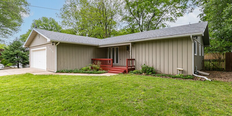 Foto principal - 2656 E Madison St