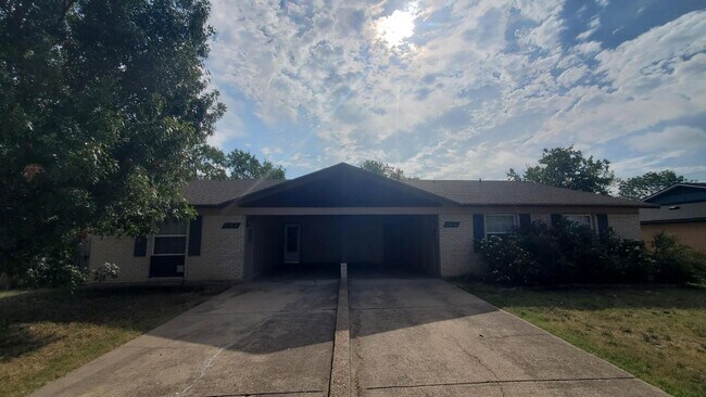 Building Photo - 3 bedroom Garland home