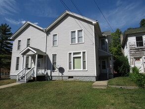 Building Photo - 304 E Main St