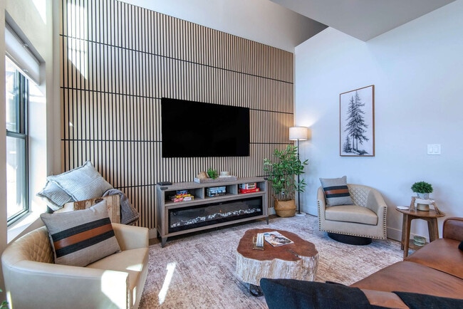 Building Photo - 690 Stone Peak Lp