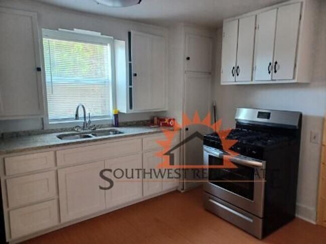 Foto del edificio - Charming 2 bedroom 1 bathroom home