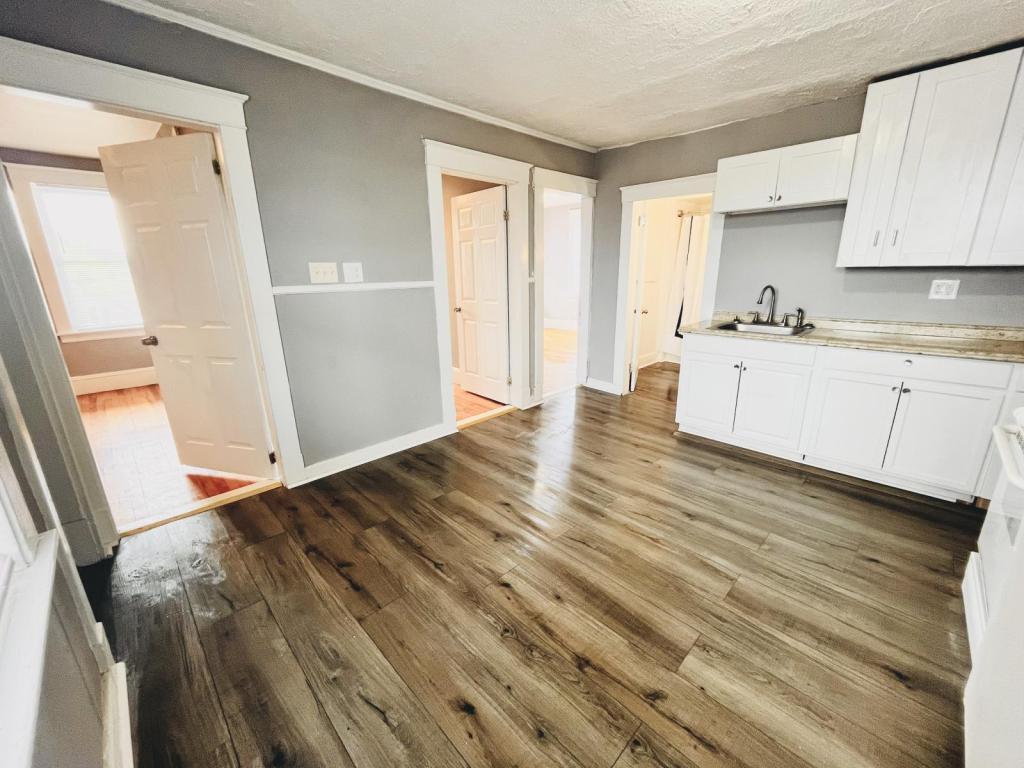 Foto principal - 109 Birch St. Unit 4