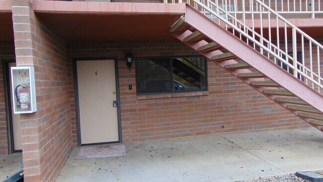 Building Photo - 8300 E Lakeshore Dr