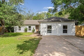 Building Photo - 1406 N Georgetown St