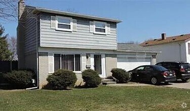 Building Photo - 8609 Deering St