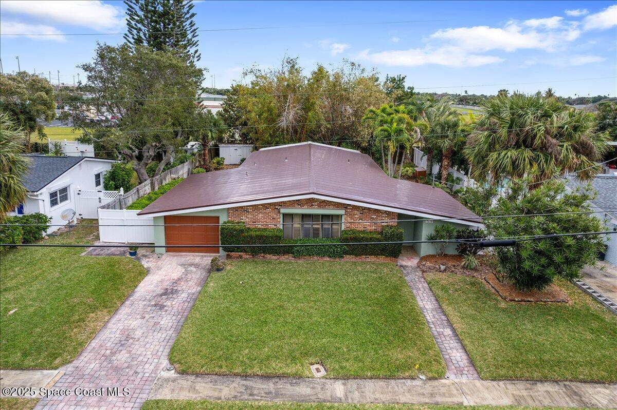 Primary Photo - 2175 Barracuda Ave