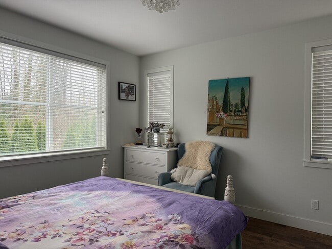 Photo du bâtiment - 8217-204B 204B St.