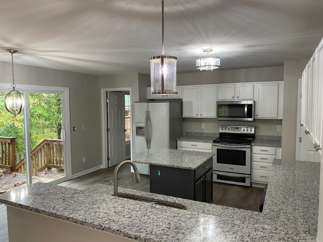 Building Photo - 12404 Village Pines Ln