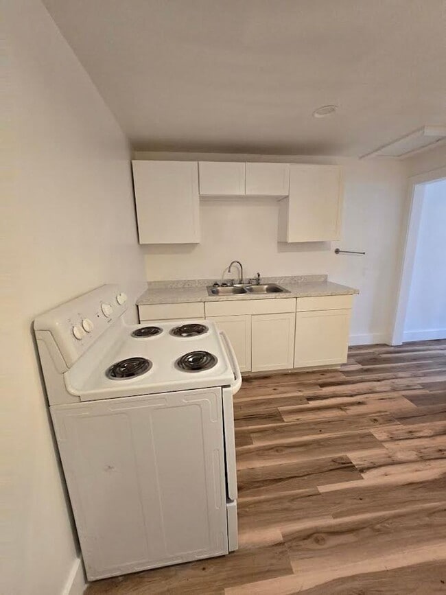 Building Photo - Spacious One Bedroom Duplex located near South Sherman and English Ave $200 of 2nd month's rent