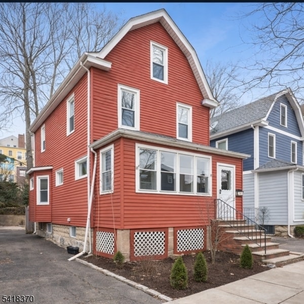 Foto del edificio - 32 Edgewood Rd