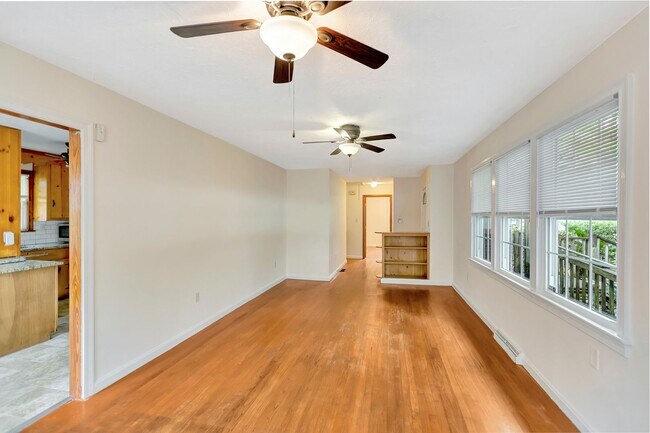 Foto del edificio - Spacious 3 bedroom home in West Ashley