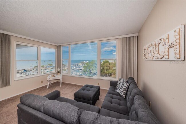 Foto del edificio - 632 Edgewater Dr