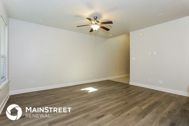 Foto del edificio - 1007 Brook Forest Ln