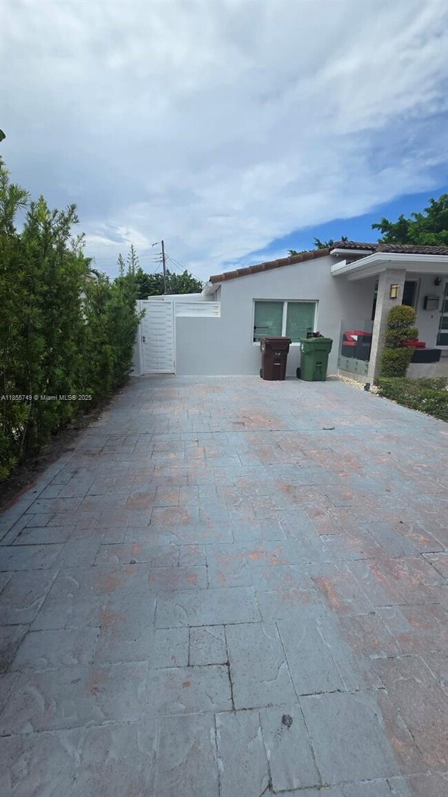 Foto del edificio - 265 W 53rd Terrace