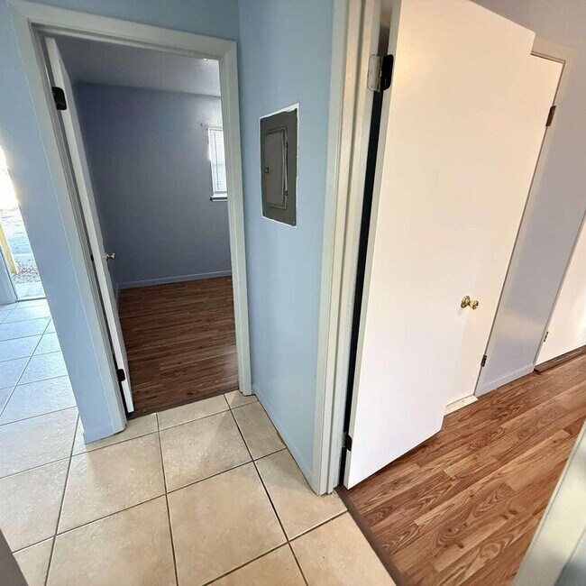 Foto del edificio - 824 Tanager Rd