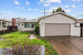 Building Photo - 6233 Hobart St