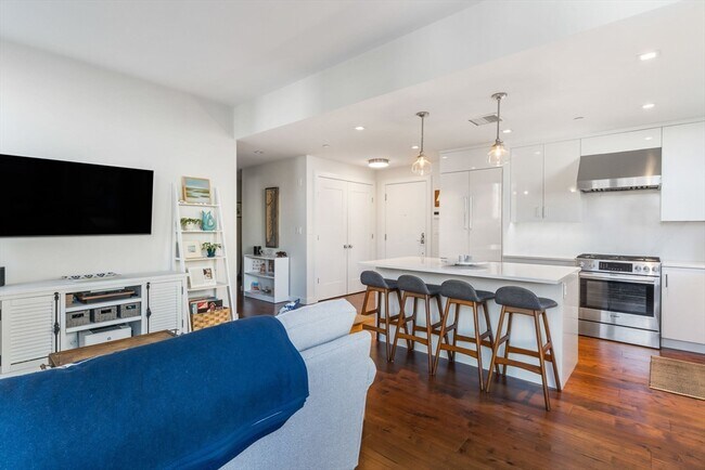 Foto del edificio - 812 E 6th St