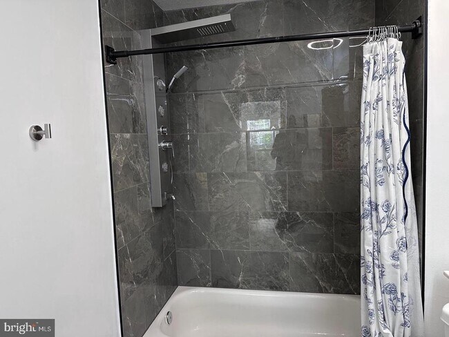 Foto del edificio - 5960 Millrace Ct