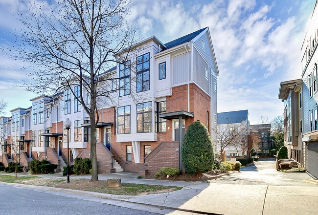 Building Photo - 608 Garden District Dr