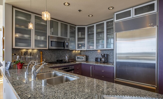 Foto del edificio - 700 W Harbor Dr