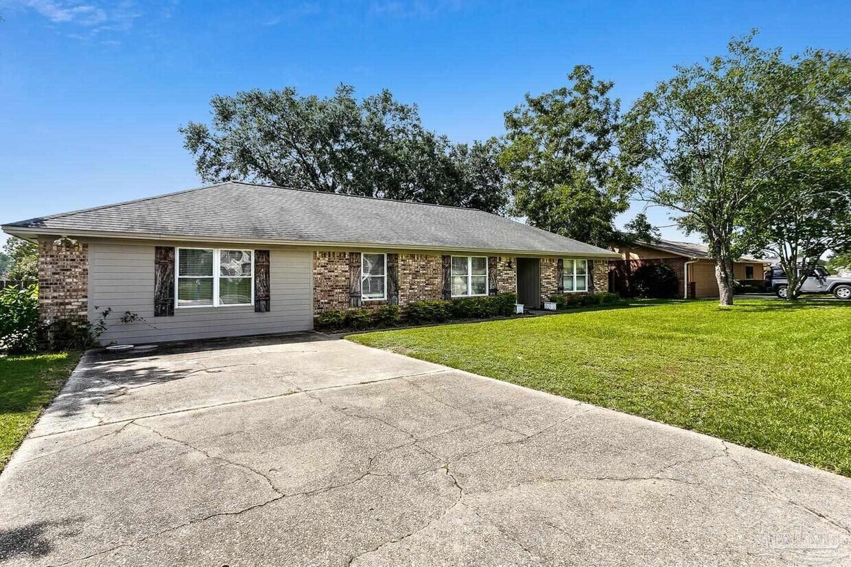 3335 Eagle St, Cantonment, FL 32533 House Rental in Cantonment, FL