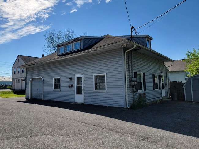 Building Photo - 286 W Main St