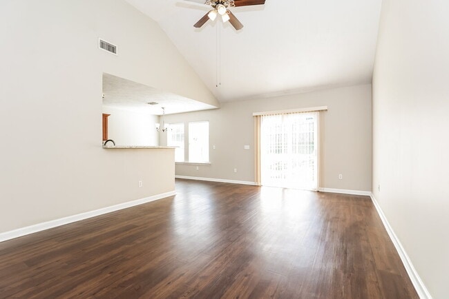 Building Photo - 127 Berele Shepsele Ln