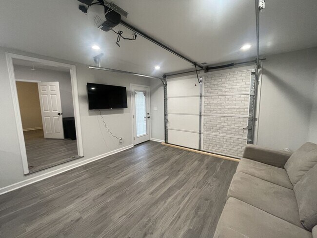 Photo - SPACIOUS COTTAGE FOR LEASE - Pre-Leasing August 2026! House