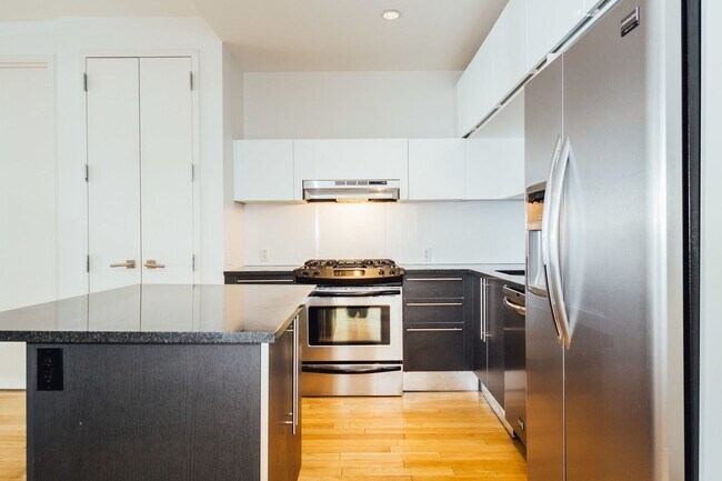 Foto del edificio - 114 Troutman St