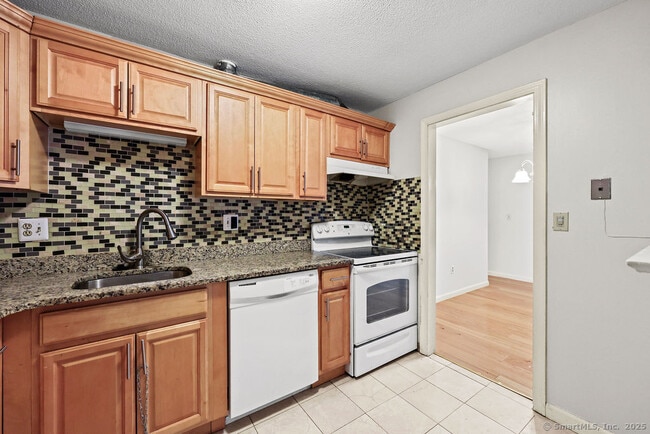 Building Photo - 85 Oxbow Dr