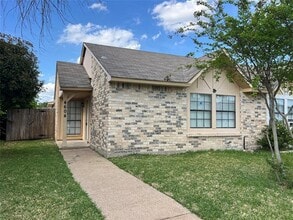 Building Photo - 4604 Nervin St
