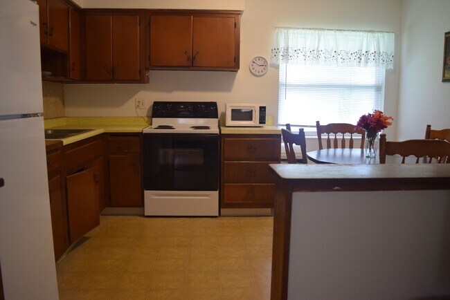 Foto del edificio - 1622 NE Maureen Ct