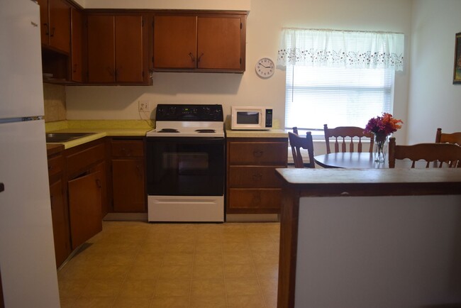 Building Photo - Fully Furnished Seasonal Unit in Jensen Be...